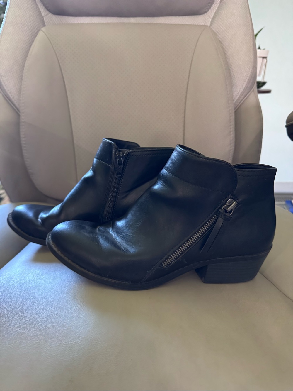 Women's Black Leather Ankle Boots with Side Zipper
